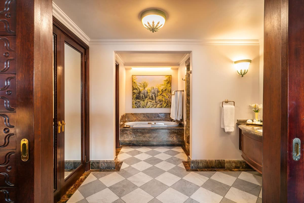 Junior Luxury Suite (The Palace)